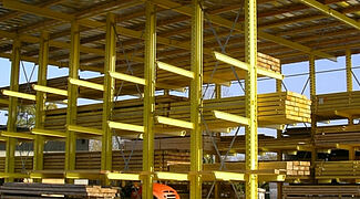 Scaffale cantilever con tetto