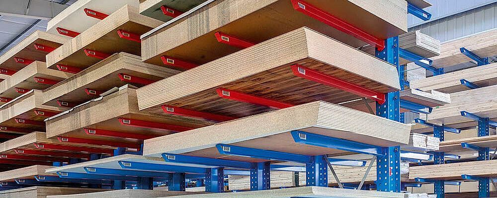 Scaffale cantilever - stoccaggio di legname